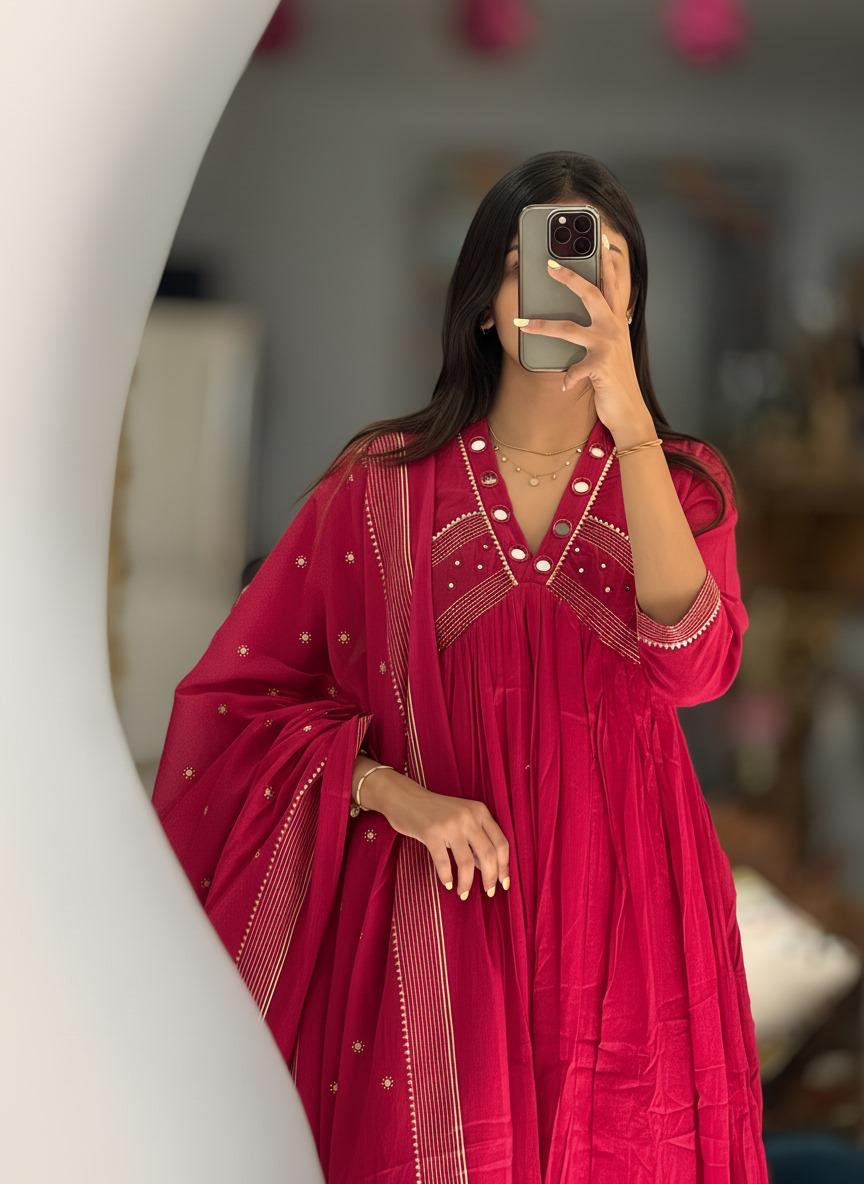 Women Ethnic Empire Thread Work Pure Cotton Kurta with Trousers & With Dupatta