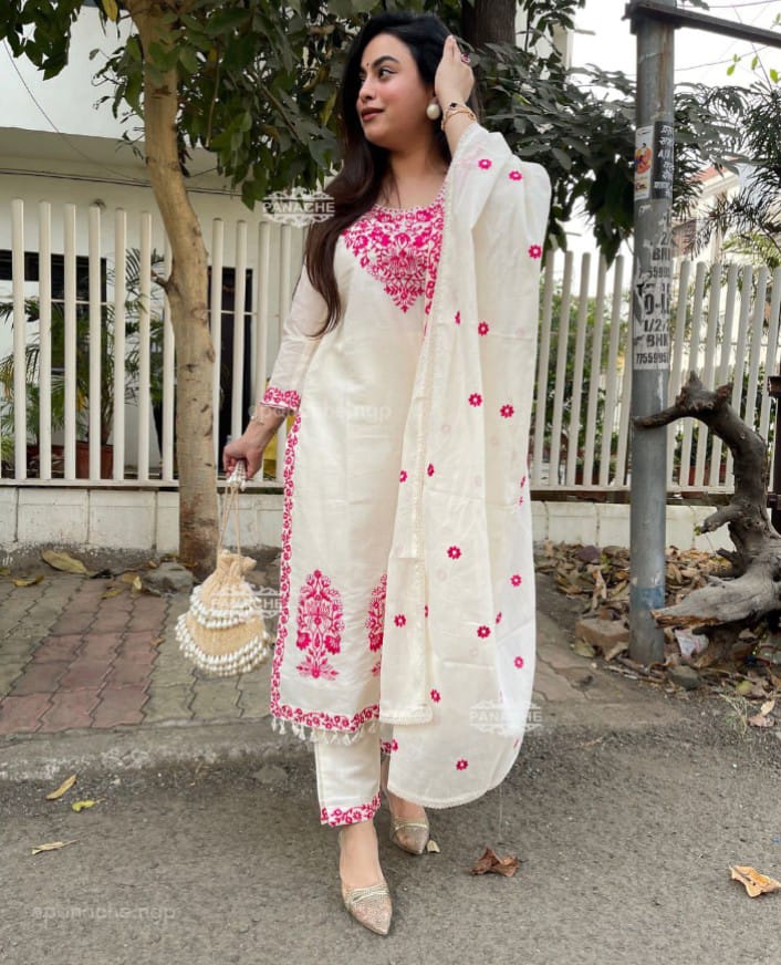 White Cotton Kurta And Pant Set With Kashmiri Pink Embroidery
